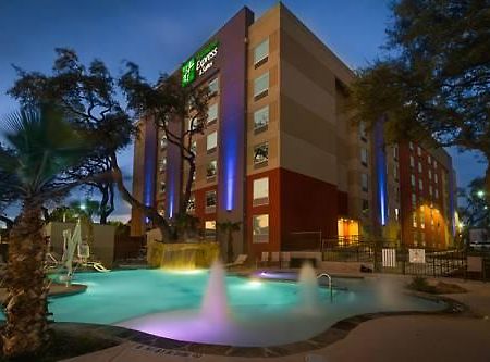 H I Express & Suites San Antonio Medical-Six Flags ภายนอก รูปภาพ