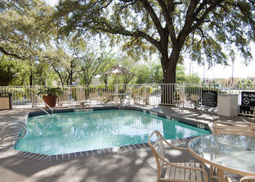 H I Express & Suites San Antonio Medical-Six Flags ภายนอก รูปภาพ